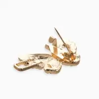 Зажим для кардигана "Ажур", бабочка, искра, цвет белый в золоте