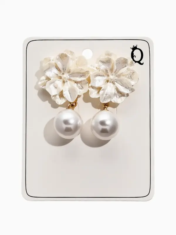 Серьги "Цветок с жемчугом", цвет молочный в золоте