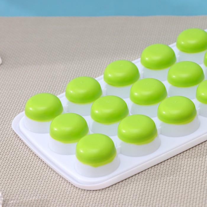 Форма для льда и шоколада с крышкой Доляна, 26&times;12&times;2,5 см, 21 ячейка (3&times;3&times;2 см), цвет МИКС