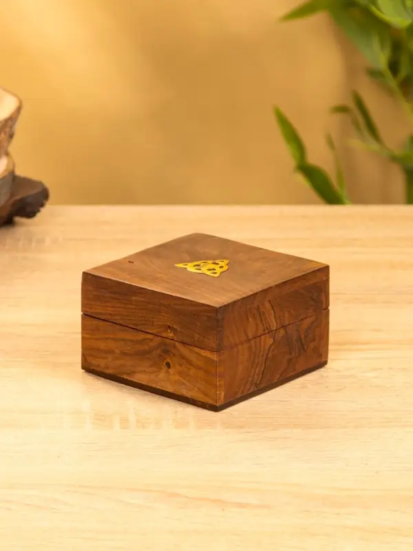 Шкатулка "Трикветр" 10х10х6 см, дерево шишам