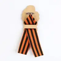 Значок с георгиевской лентой &laquo;9 мая, гвоздика&raquo;, дерево, 4,8 х 6,6 см