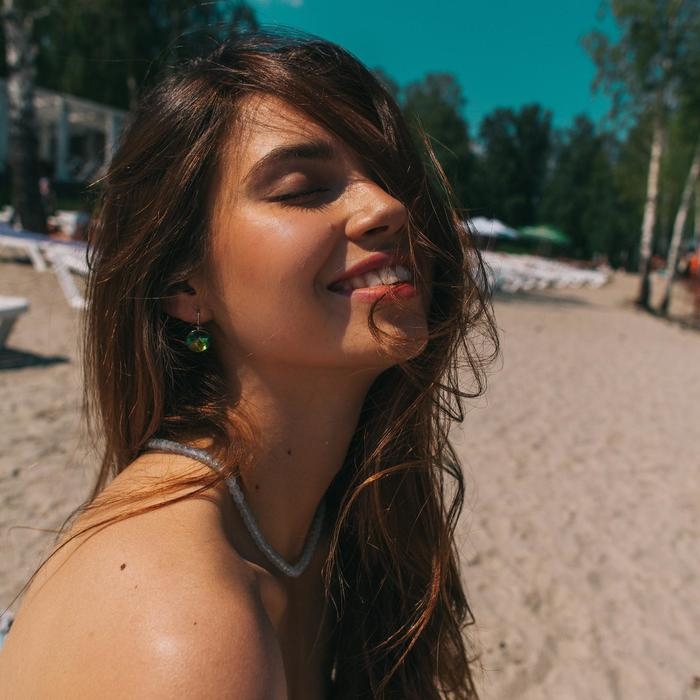 Серьги со стразами &laquo;Яркая классика&raquo;, цвет бензиновый в серебре, d=1,4 см