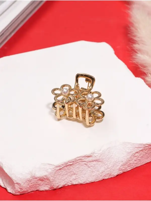 Крабик для волос &laquo;Маргарита&raquo;, ромашки жемчуг, 2.5 см, золото