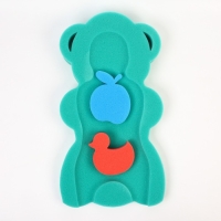 Подкладка для купания макси &laquo;Мишка&raquo;, цвет зеленый, 55х30х6см