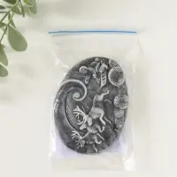 Магнит "Погонщик оленей на фоне северного сияния (барельеф)" 6 см