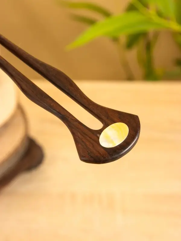 Заколка для волос фигурная, дерево Соно, ракушка, 17х4 см, цв. тёмно-коричневый