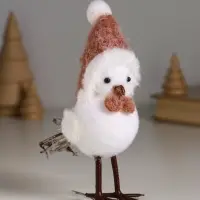 Сувенир "Белая птичка в колпаке и бабочке на веточке ели" 5,3х9,5х14 см