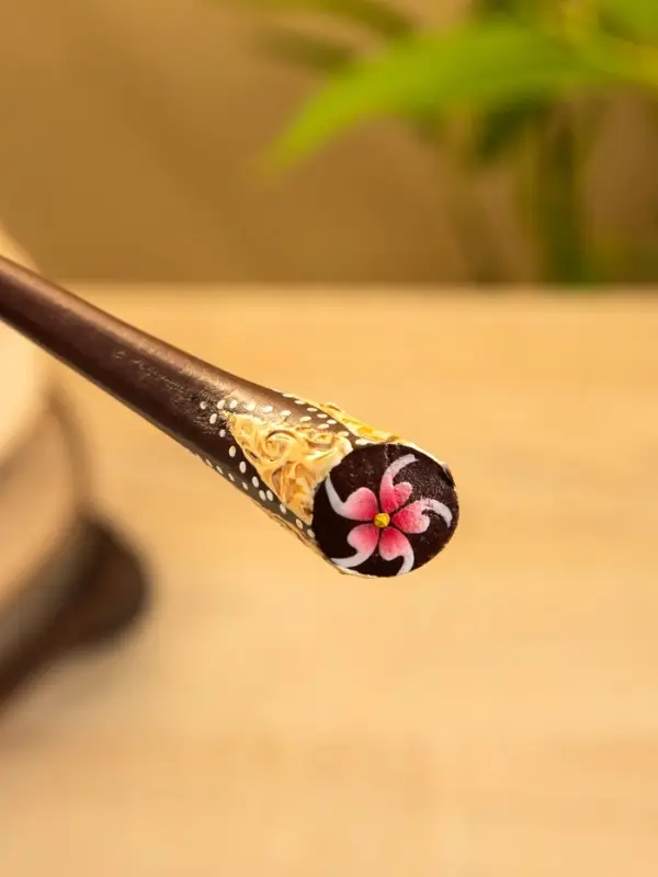 Заколка для волос "Цветок" дерево Албезия, 17 см, цв. чёрно-розовый