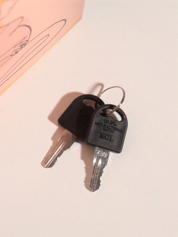 Сейф-книга дерево кожзам "9 месяцев счастья" тиснение 21х13х5 см