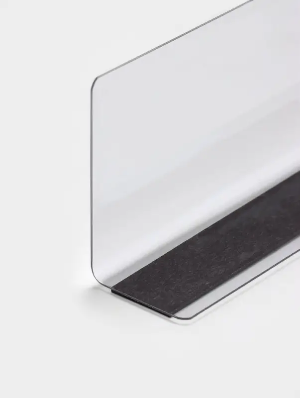 Пластиковый разделитель высотой 60 мм, с клейким основанием, L=350