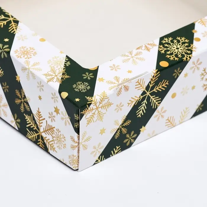 Коробка подарочная новогодняя складная с окном &laquo;Снежинка&raquo;, 15&times;15&times;4 см