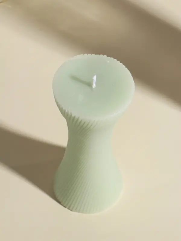 Свеча интерьерная "Талия" нежно-зеленая 5,8х5,8х13,2 см