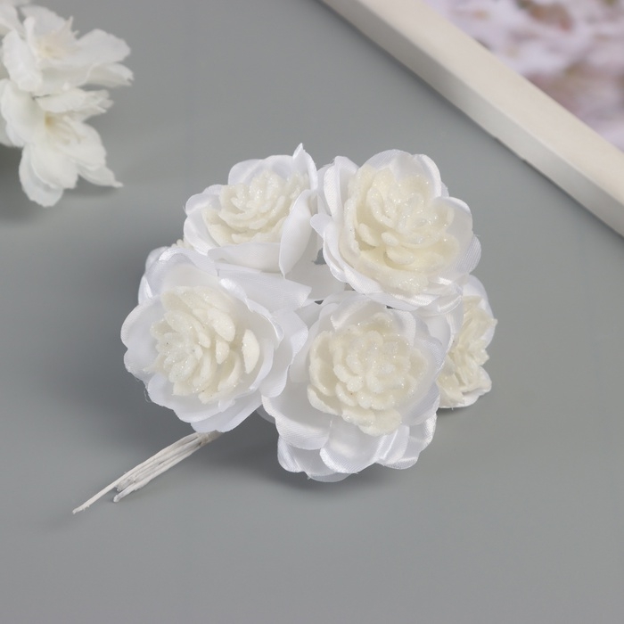 Декор для творчества "Камелия" белый (1 набор=1 букет) в букете 6 шт 4х11 см