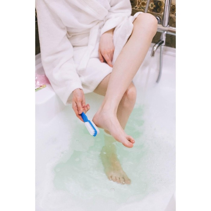 Пемза для педикюра, с щёткой, двусторонняя, 15,5 см, цвет МИКС