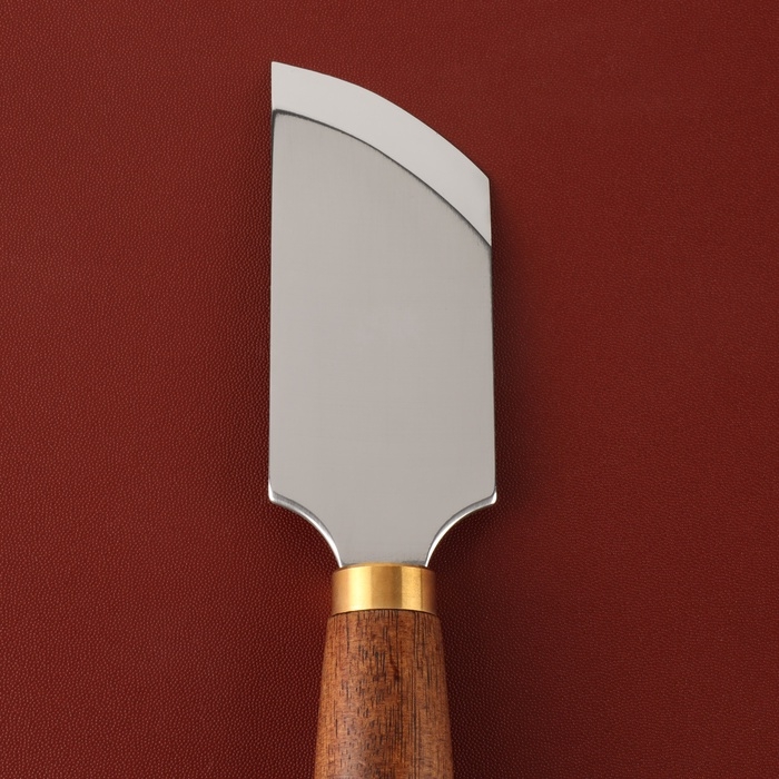 Шорный нож для работы с кожей Premium, скошенный, 18 &times; 3,5 см