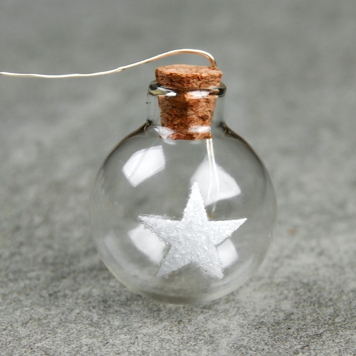 Гирлянда &laquo;Нить&raquo; 1.6 м с насадками &laquo;Шарики со звездой&raquo;, IP20, серебристая нить, 15 LED, батарейки ААх2 (нет в комплекте), свечение мульти