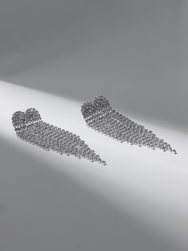 Серьги висячие со стразами &laquo;Вечное сияние&raquo; сердечки, цвет белый в серебре