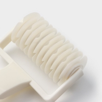 Валик для нарезки теста Доляна &laquo;Сетка&raquo;, 17,5&times;9,5&times;4,5 см, цвет белый