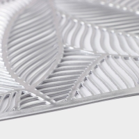 Салфетка сервировочная на стол Доляна &laquo;Листопад&raquo;, 45&times;30 см, цвет серебряный