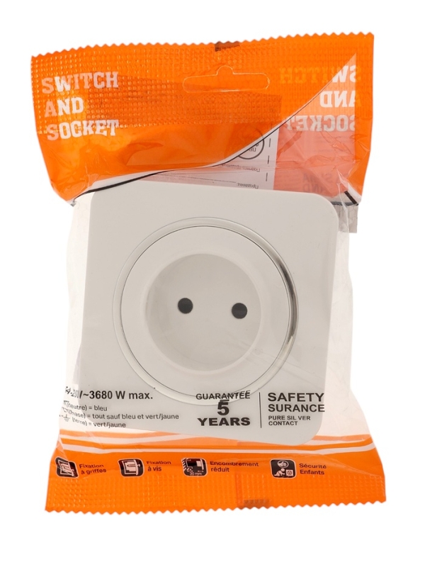 Розетка одноместная, серия "Circular", 10 А, скрытая, без з/к, белая, серебристая рамка