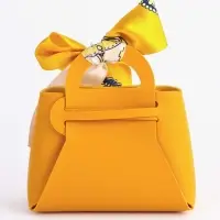 Кожанная подарочная сумочка 13 х12 х 5,5 см желтая