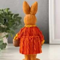 Сувенир полистоун "Зайка в вязанном платье с корзиной яиц" 5,5х8,2х16 см