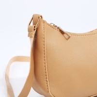 Сумка женская на молнии, цвет бежевый