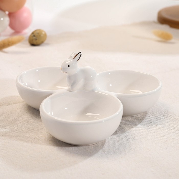 Менажница 3 ячейки Доляна &laquo;Зайка в золотом&raquo;, 16,5&times;9 см, цвет белый