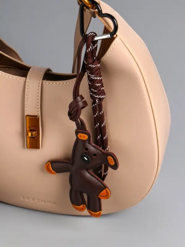 Брелок на карабине кожзам, текстиль "Медведь" бурый, с узлом 27х8,8х1,5 см