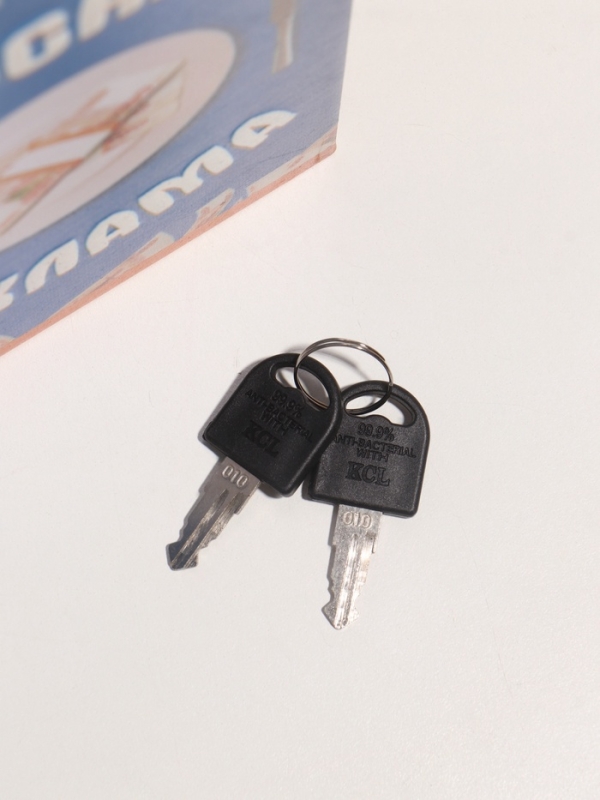 Сейф-книга дерево кожзам "Вкусная реклама" 3D тиснение 21х13х5 см