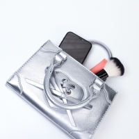 Сумка женская, 20*8*14, отд на молнии, длин ремень, серебро