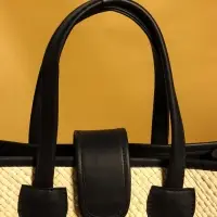 Сумка плетёная на застёжке из пандана 30х10х35 см, бежево-чёрный