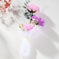 Букет из мыльных лепестков "Три гвоздики на подиуме" фиолетовый 8х8х25 см