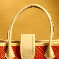 Сумка плетёная на застёжке из пандана 30х10х35 см, бежево-оранжевый