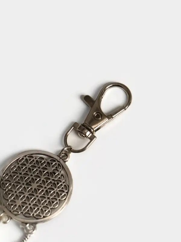 Брелок-кисточка "Ловец снов" 17 см, цв. белый, серебристый