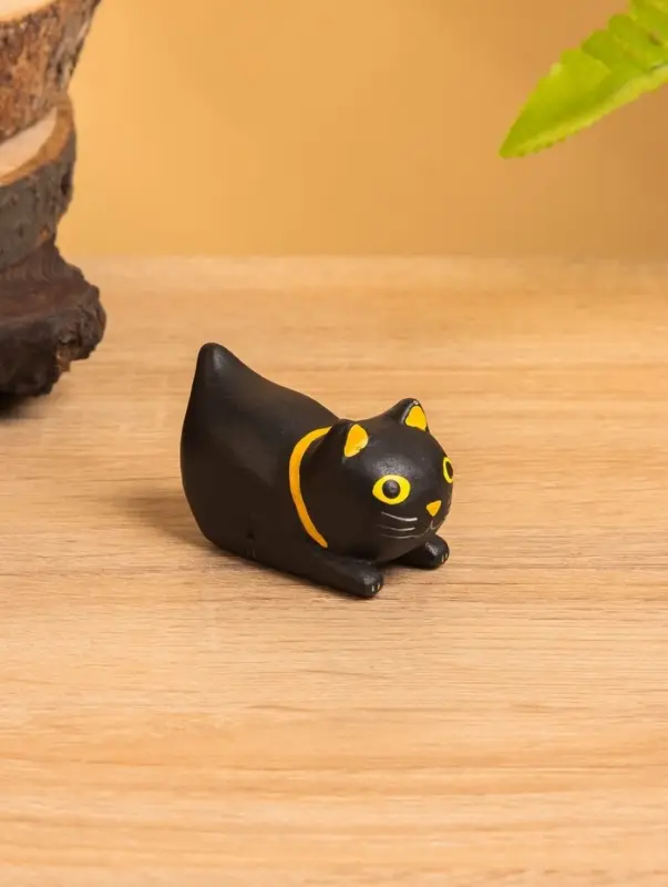 Сувенир дерево "Чёрный кот охотник" 6х3х4 см