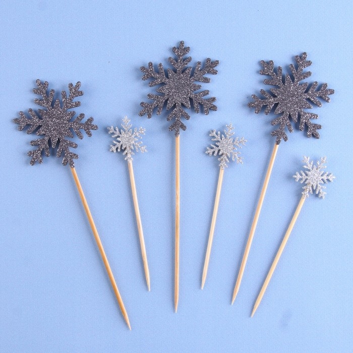 Набор шпажек и топперов &laquo;Снежинки&raquo;, 2 размера, в наборе 6 шт.