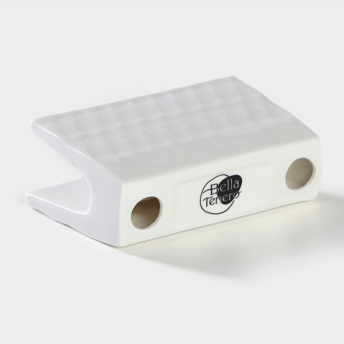 Набор керамический для специй на бамбуковой подставке BellaTenero &laquo;Герда&raquo;, 3 предмета: солонка 120 мл, перечница 120 мл, салфетница, цвет белый