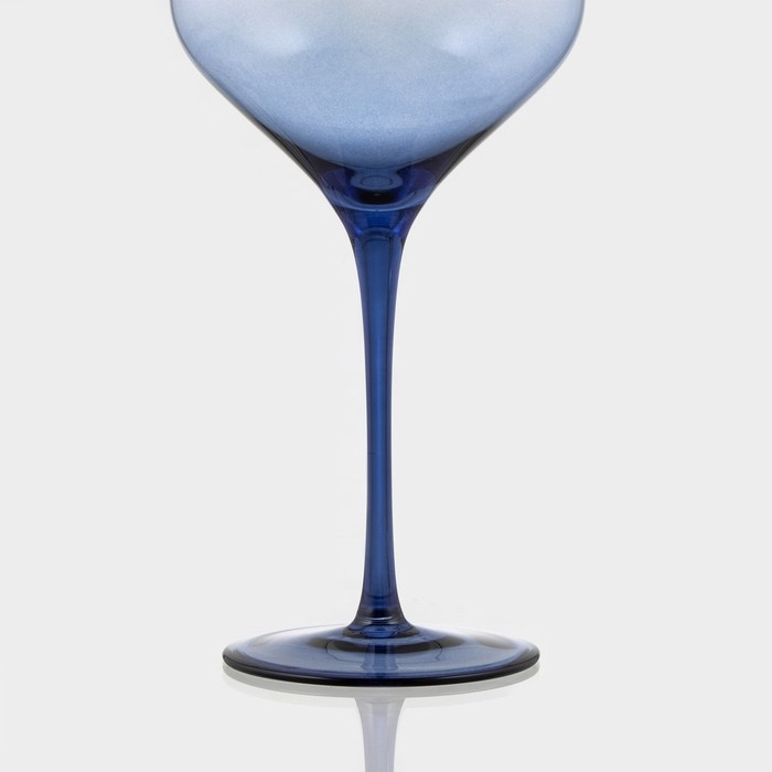 Бокал для вина стеклянный Magistro &laquo;Иллюзия&raquo;, 540 мл, 10&times;24 см, цвет ножки синий