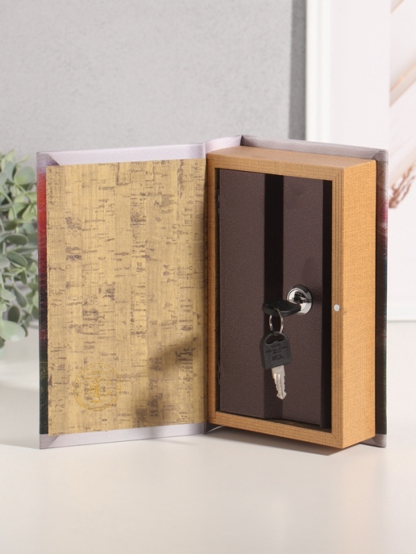 Сейф-книга дерево кожзам "История Российского футбола" тиснение 21х13х5 см