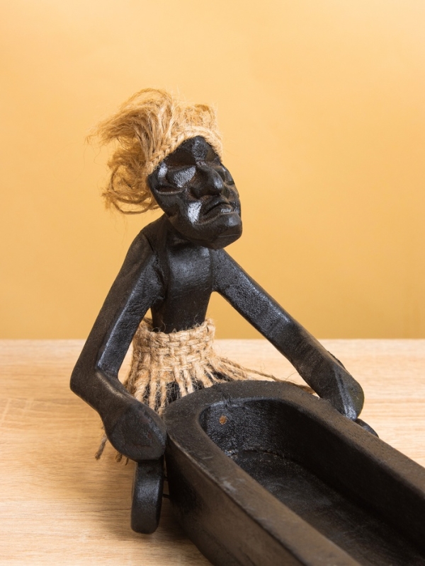 Сувенир &laquo;Абориген с корытом&raquo;, 30&times;10&times;13 +-/- 1 см, дерево