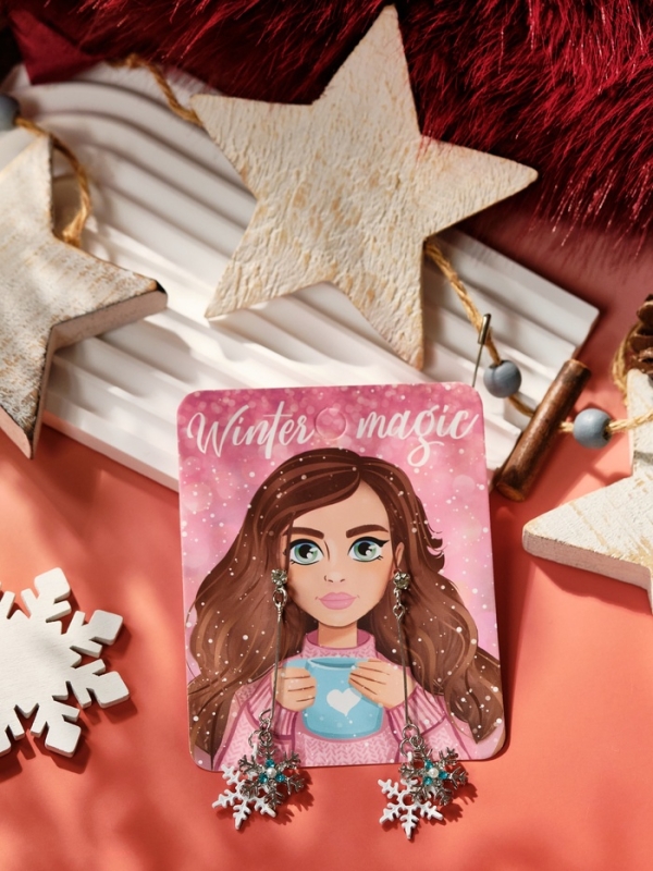 Серьги висячие со стразами &laquo;Новогодние&raquo; две снежинки, цвет бело-голубой в серебре