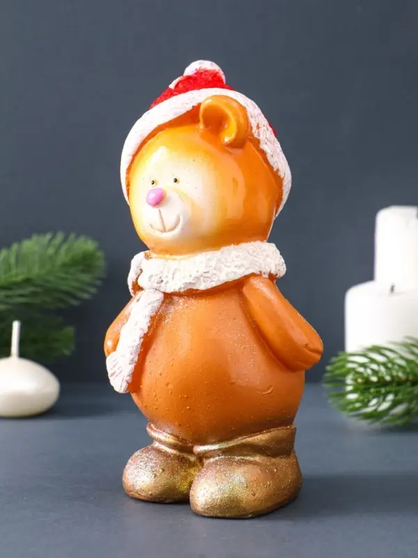 Свеча фигурная "Мишка в красной шапке" 8х8х17,5 см