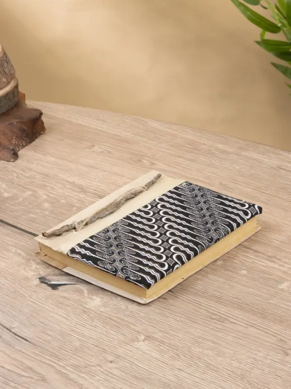 Блокнотик "Экзотика" 48 листов, 14х18х2 см, цв. чёрно-белый