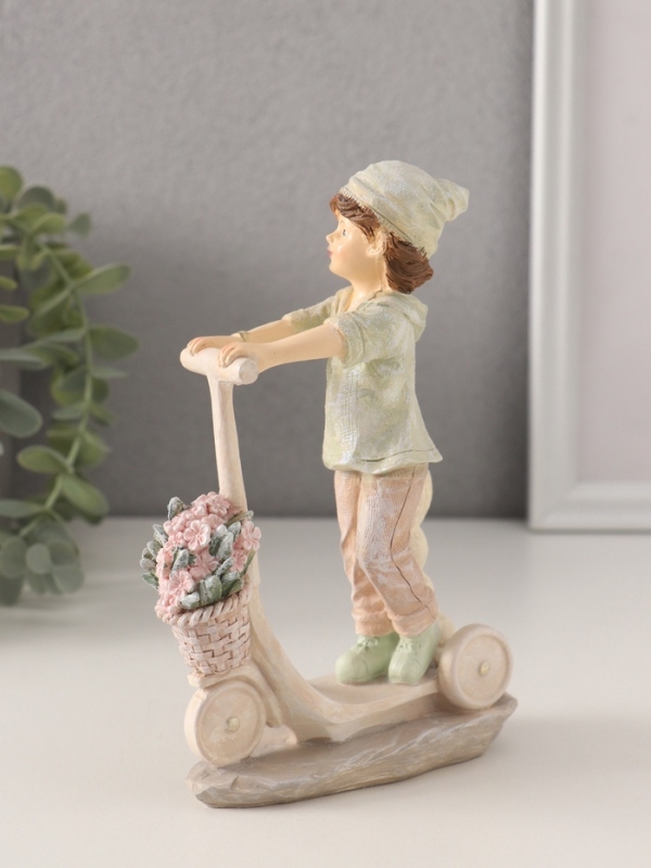Сувенир полистоун "Мальчишка на самокате, с кроликом и корзиной цветов" 11,5х4,5х16,5 см