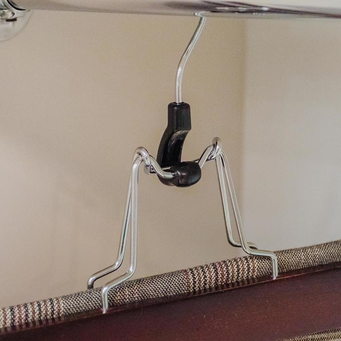 Вешалка для брюк и юбок Доляна, 25&times;16,5 см, зажим, цвет тёмное дерево