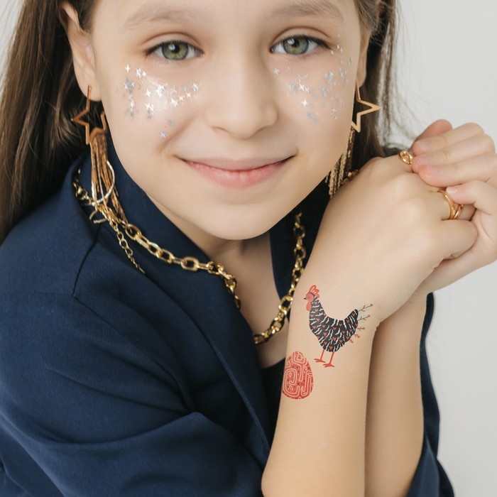 Татуировка на тело цветная "Курочки и яйца. Стилизация" 10х10 см