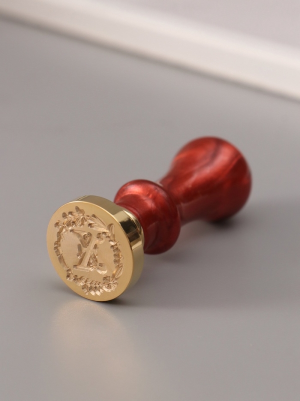 Печать для сургуча с пластиковой ручкой "Венок с буквой X" 2,5х2,5х6,3 см