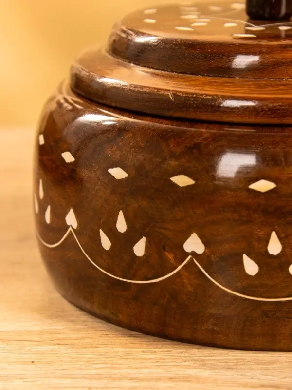 Ваза для конфет "Ассорти" 15х15х10 см, дерево шишам