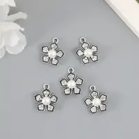 Декор для творчества металл, стразы "Пятилистник с кантом" серебро 1,9х1,7 см